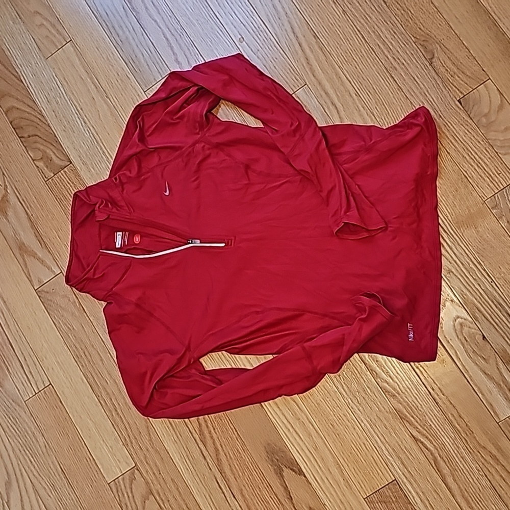 🌷3/$15🌷 Nike NikeFit Long Sleeve Shirt